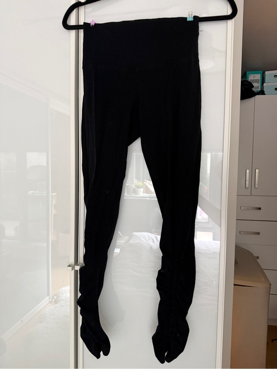 TNA Pants - TNA Black leggings with rouching on sides